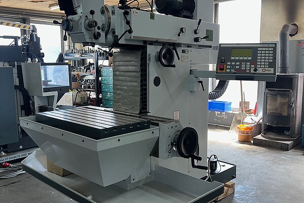 UWF 802 M